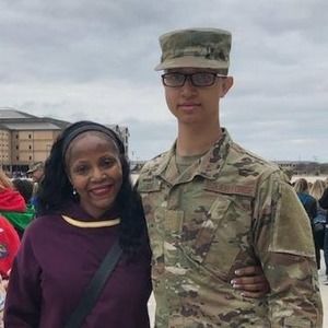 Meet your Posher, Seanna